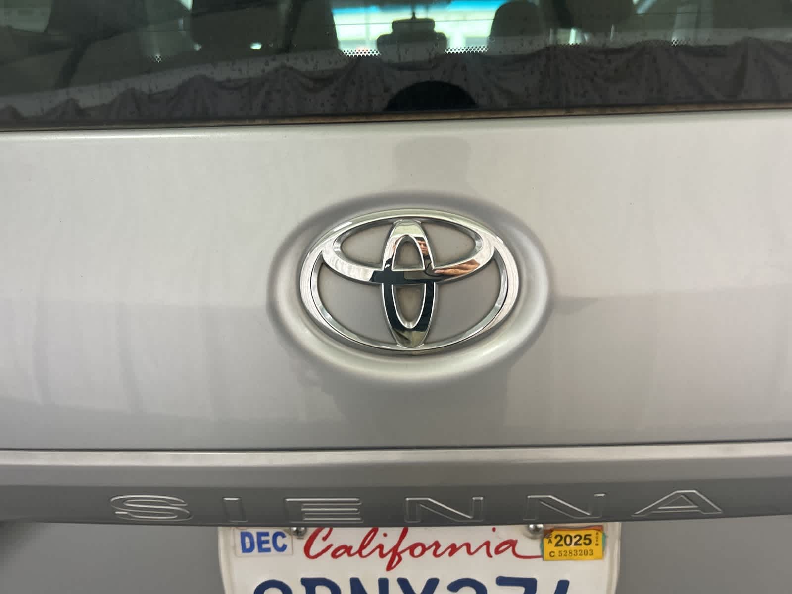 Thumbnail: 2017 Toyota Sienna - 10