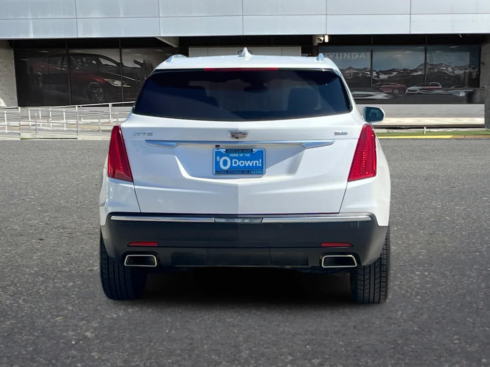 Thumbnail: 2017 Cadillac XT5 - 8