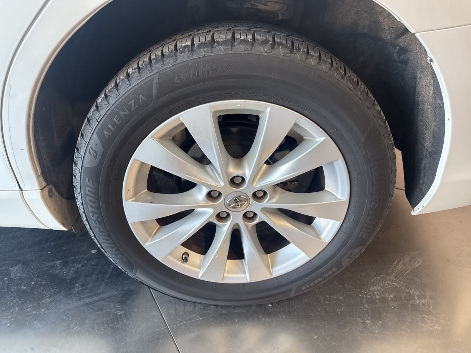 Thumbnail: 2013 Toyota Venza - 10