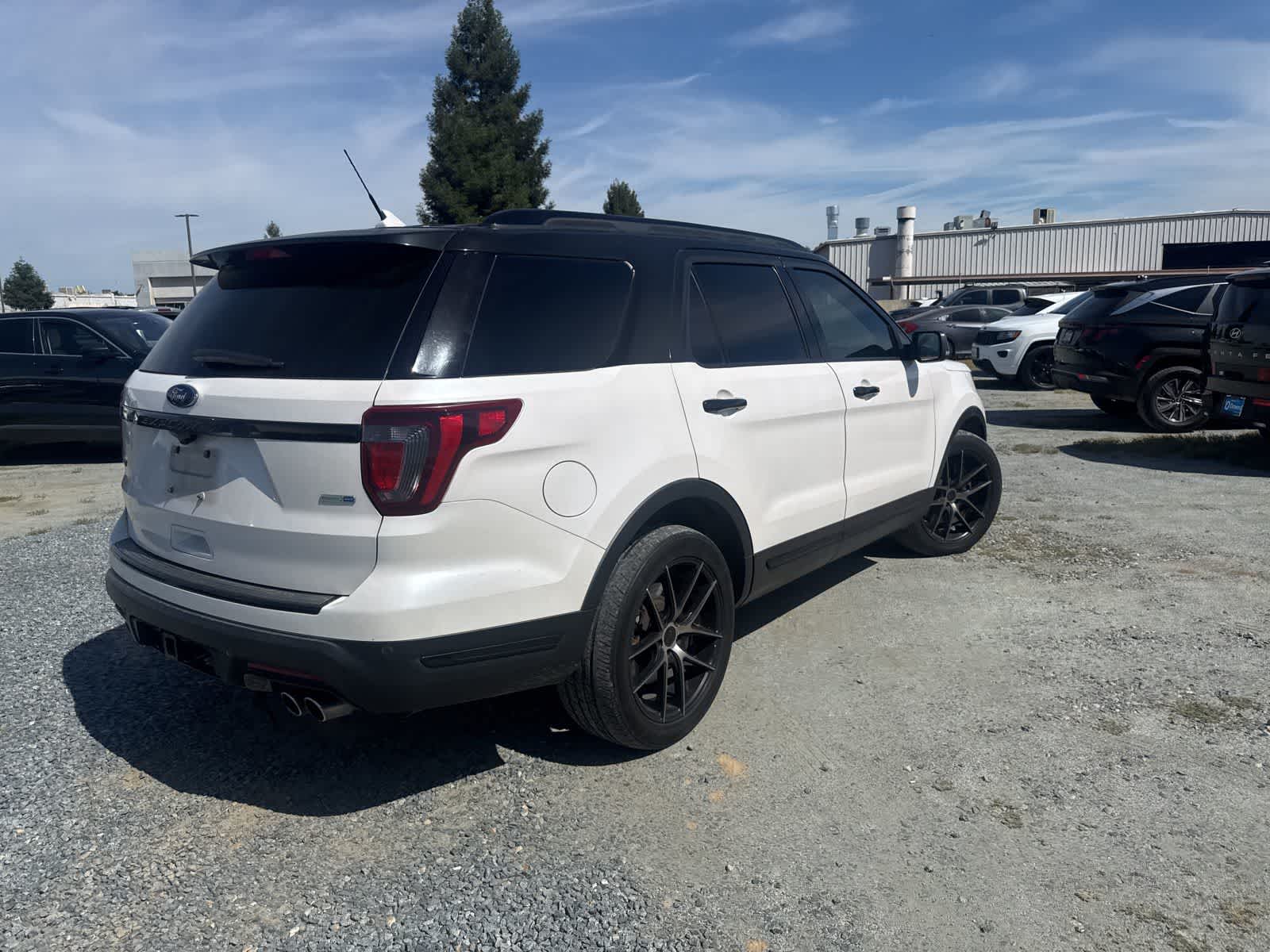 2018 Ford Explorer Sport photo 4