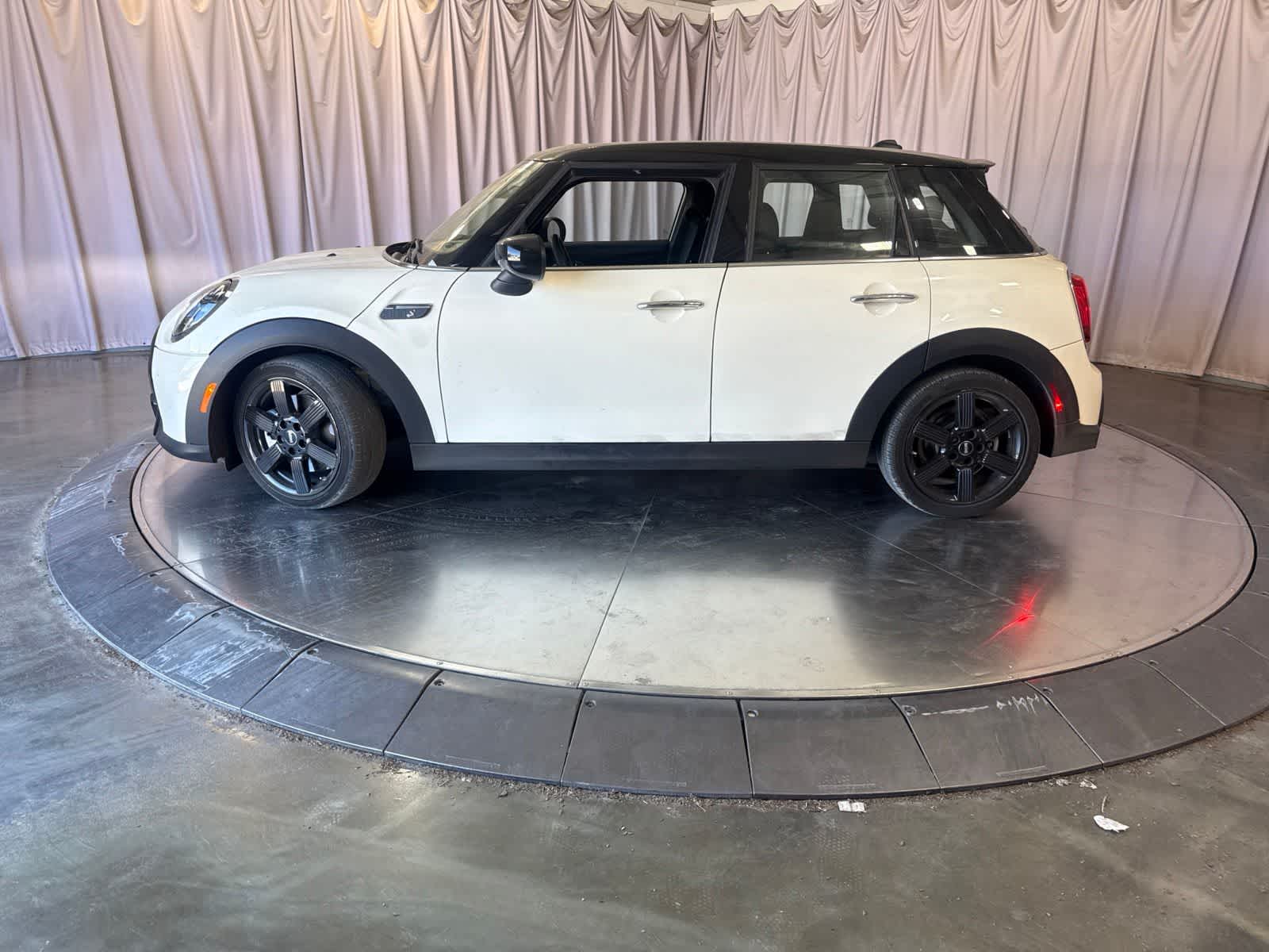 Thumbnail: 2022 MINI Cooper - 5