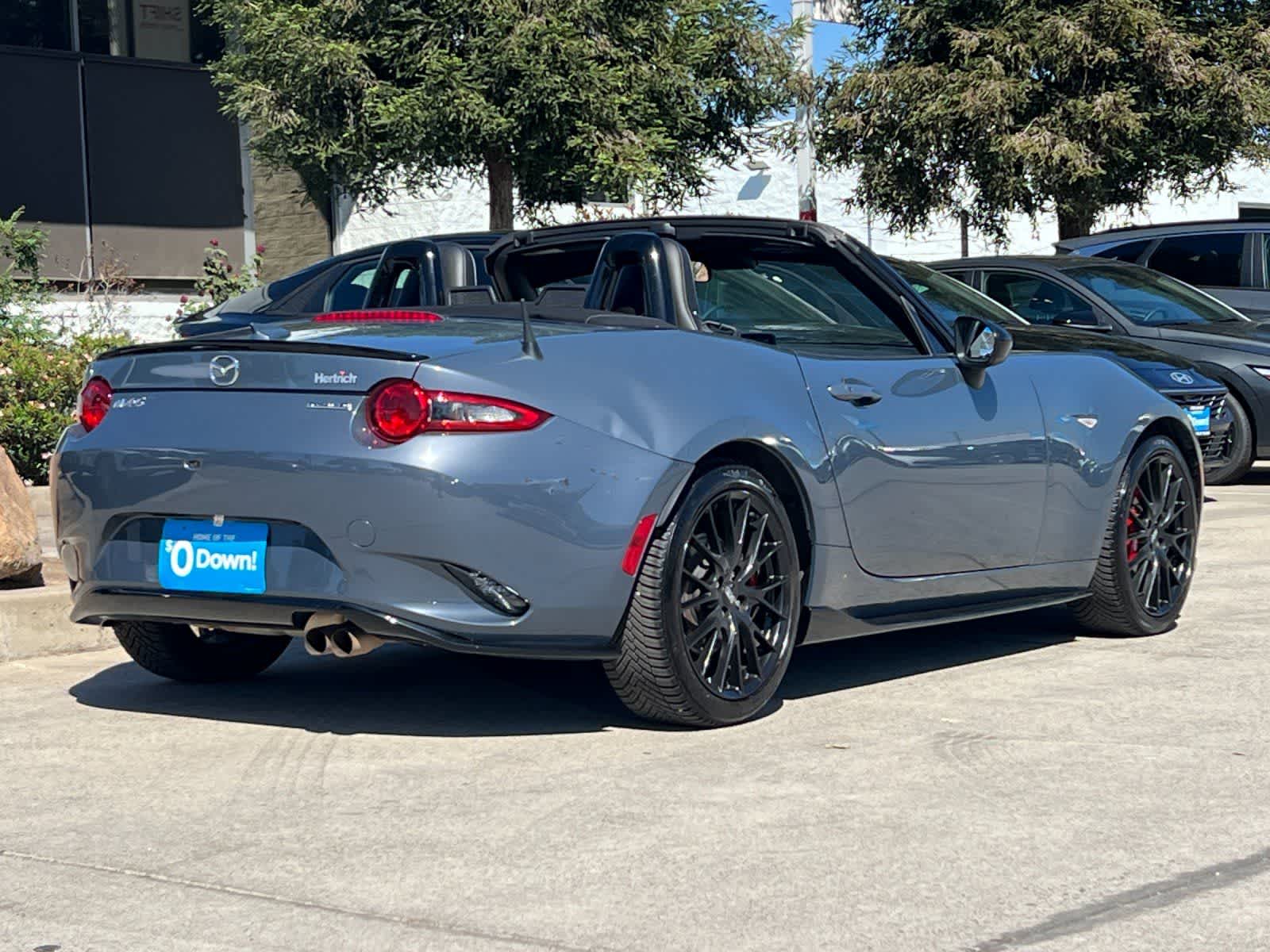 Thumbnail: 2021 Mazda MX-5 Miata - 3