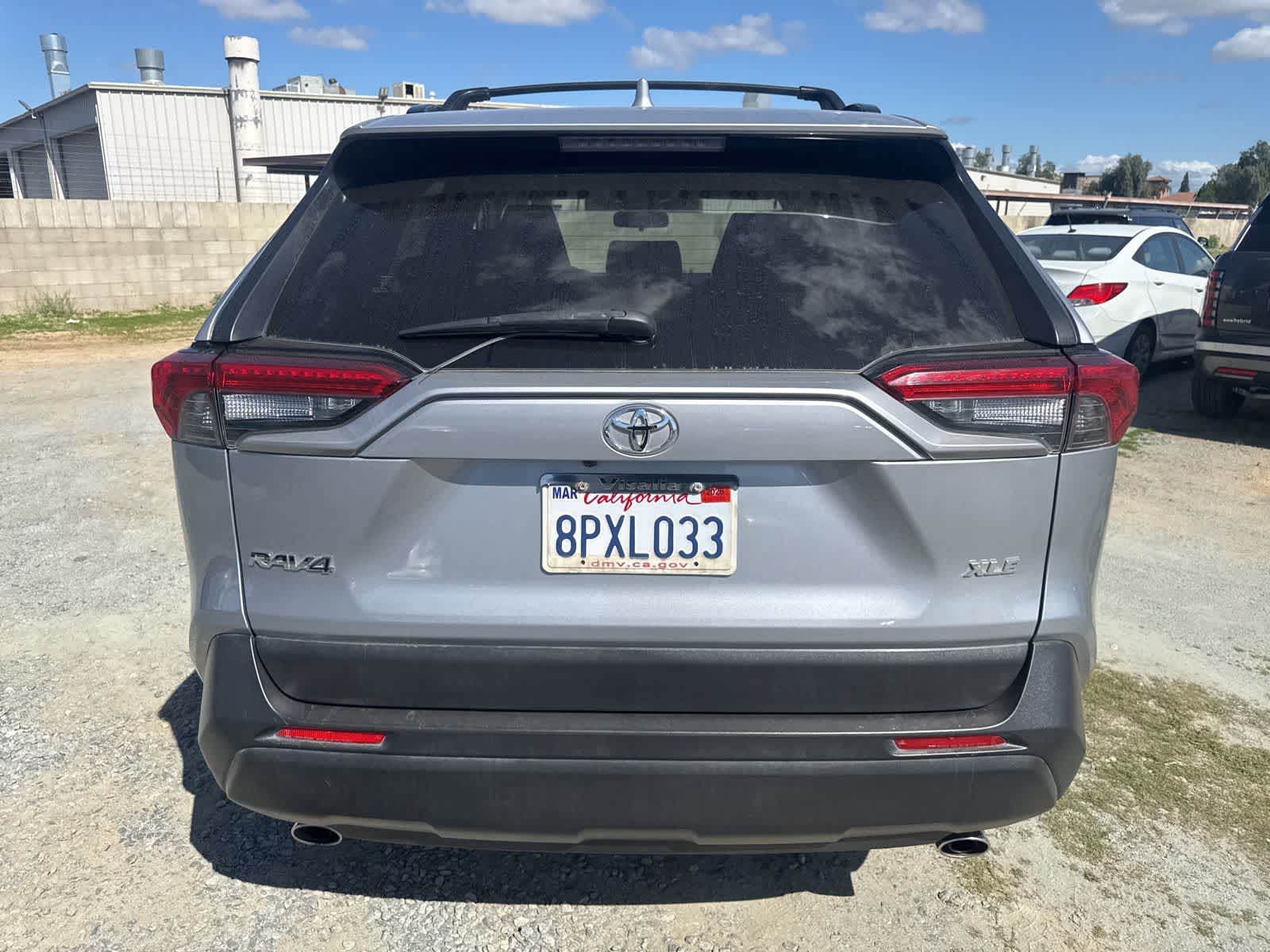 2020 Toyota RAV4 XLE photo 5