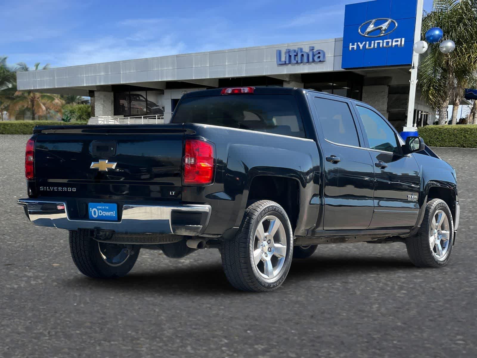 2018 Chevrolet Silverado 1500 LT w/1LT photo 2