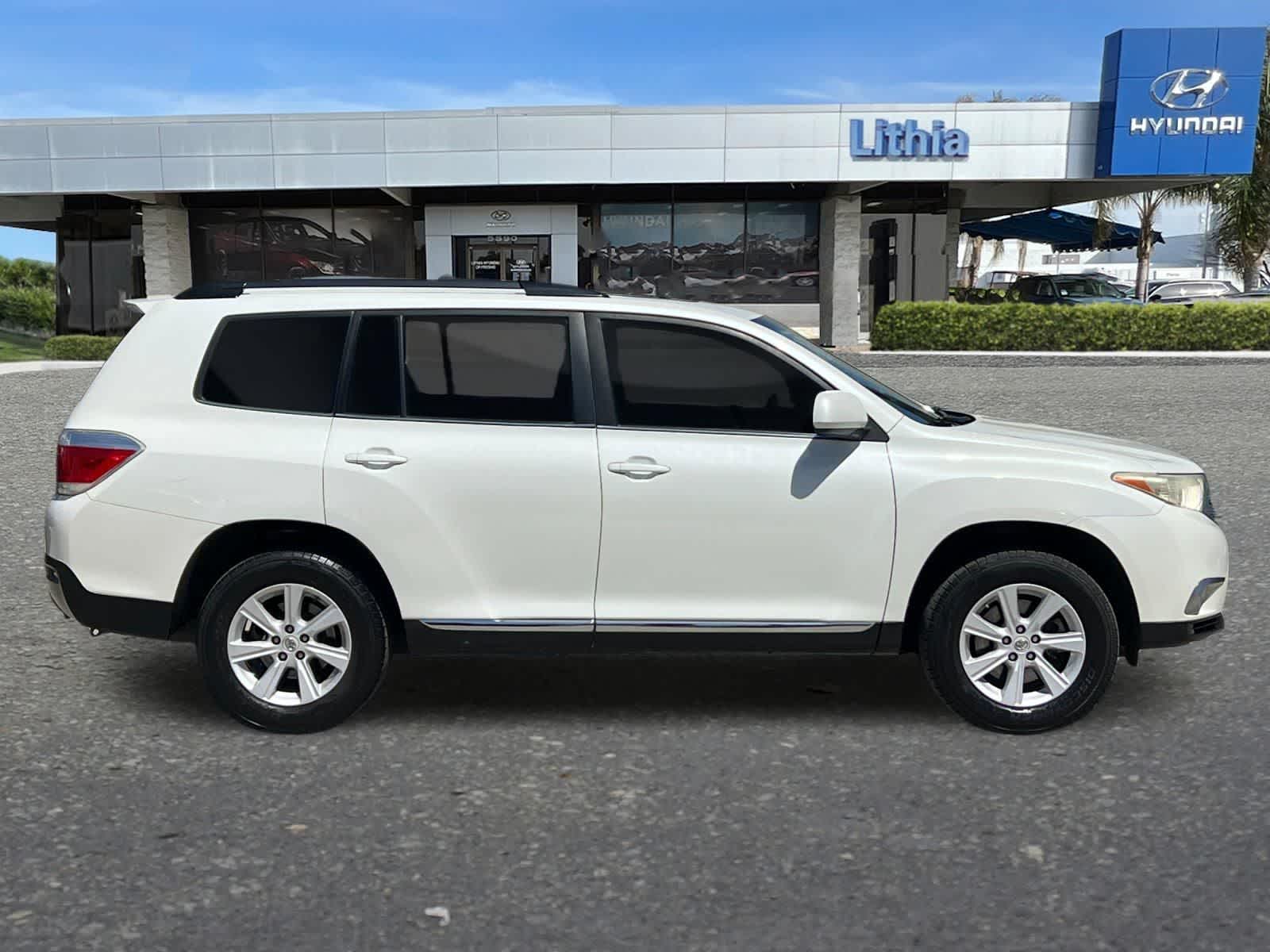 Thumbnail: 2012 Toyota Highlander - 9
