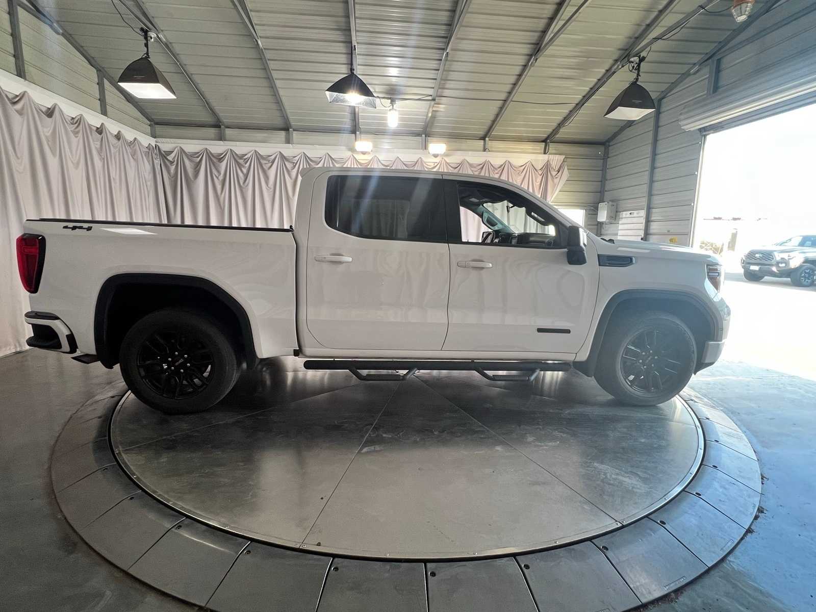 Thumbnail: 2022 GMC Sierra 1500 - 9