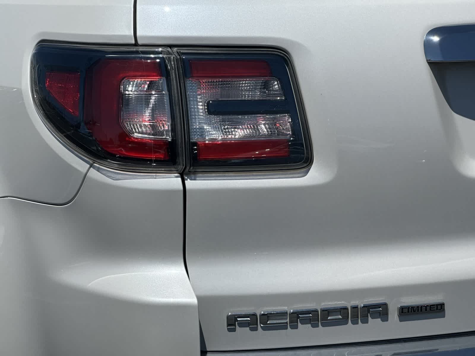 Thumbnail: 2017 GMC Acadia - 25