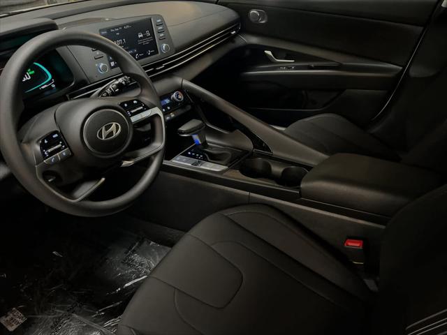 Thumbnail: 2025 Hyundai Elantra - 12
