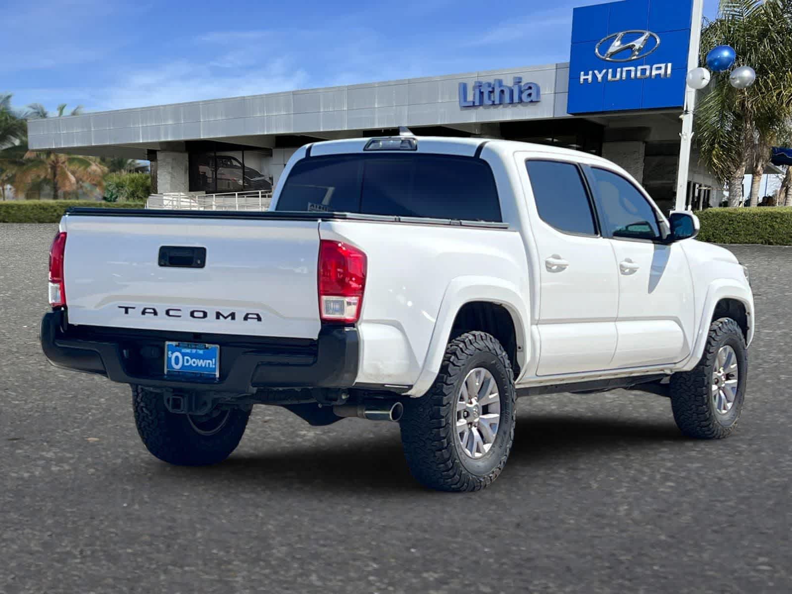 2016 Toyota Tacoma SR5 V6 photo 2
