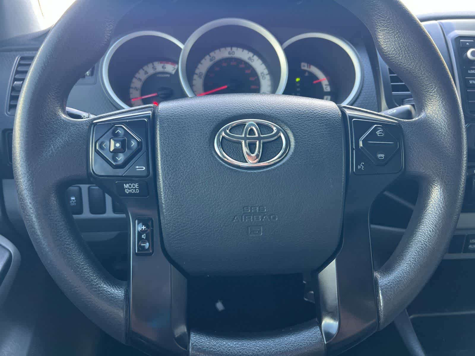 Thumbnail: 2015 Toyota Tacoma - 21