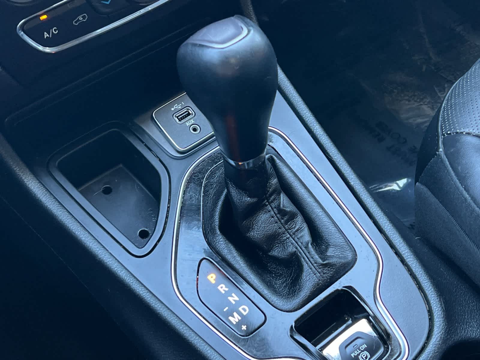 Thumbnail: 2019 Jeep Cherokee - 21