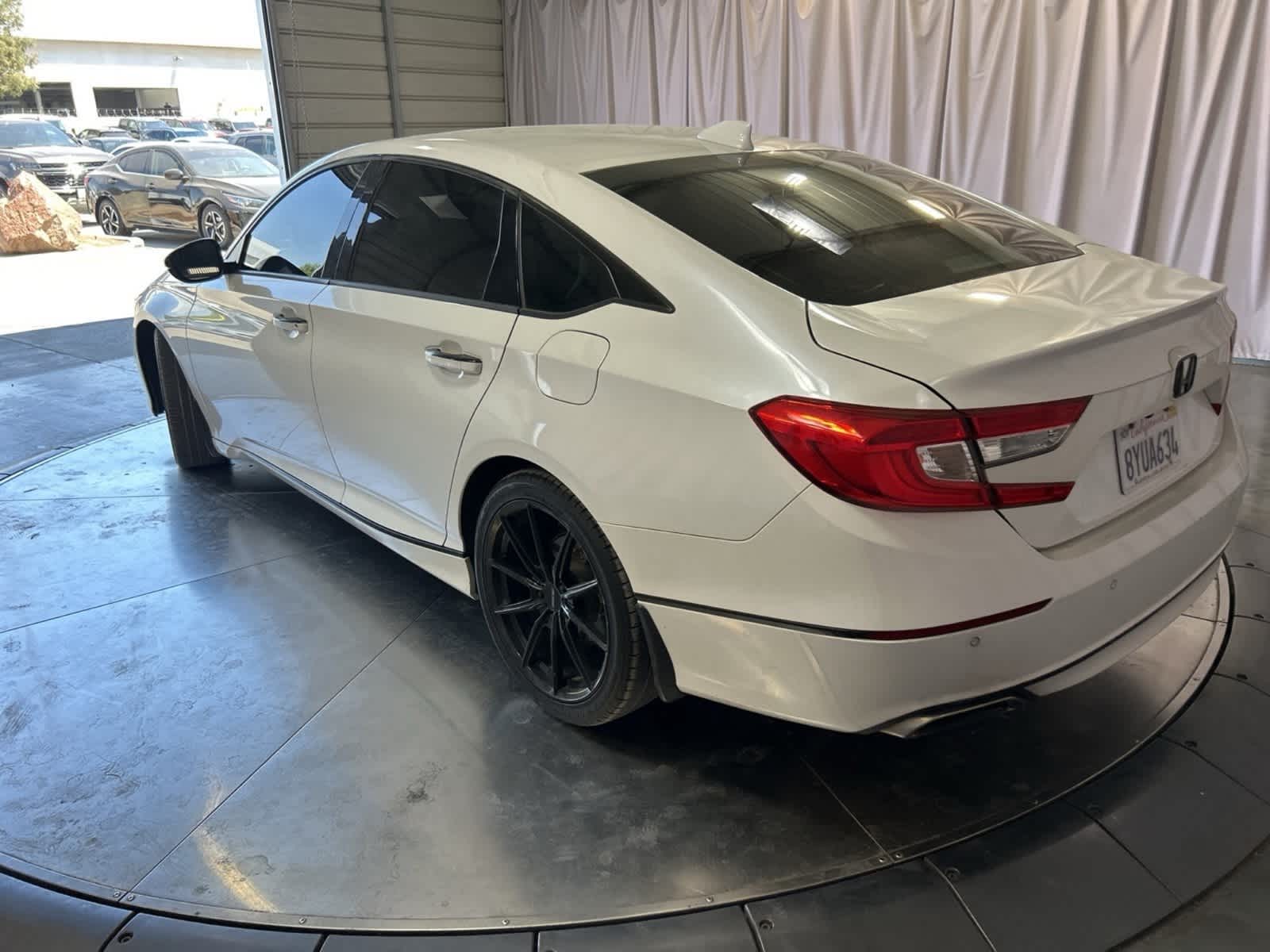 Thumbnail: 2018 Honda Accord - 16