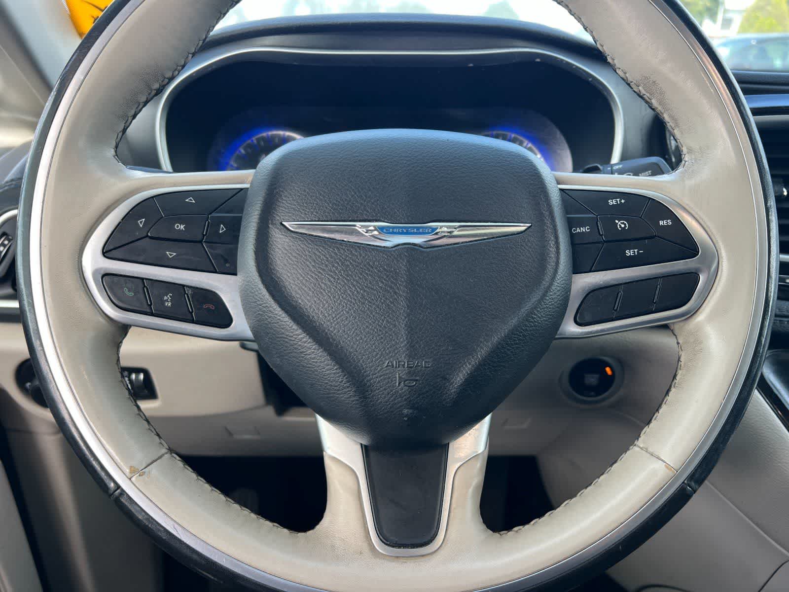 Thumbnail: 2020 Chrysler Pacifica - 25