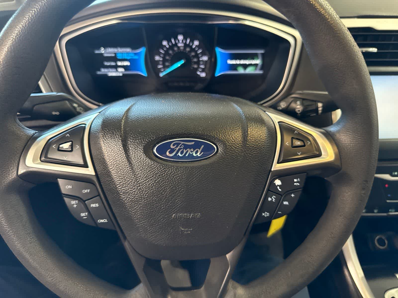 Thumbnail: 2013 Ford Fusion - 24