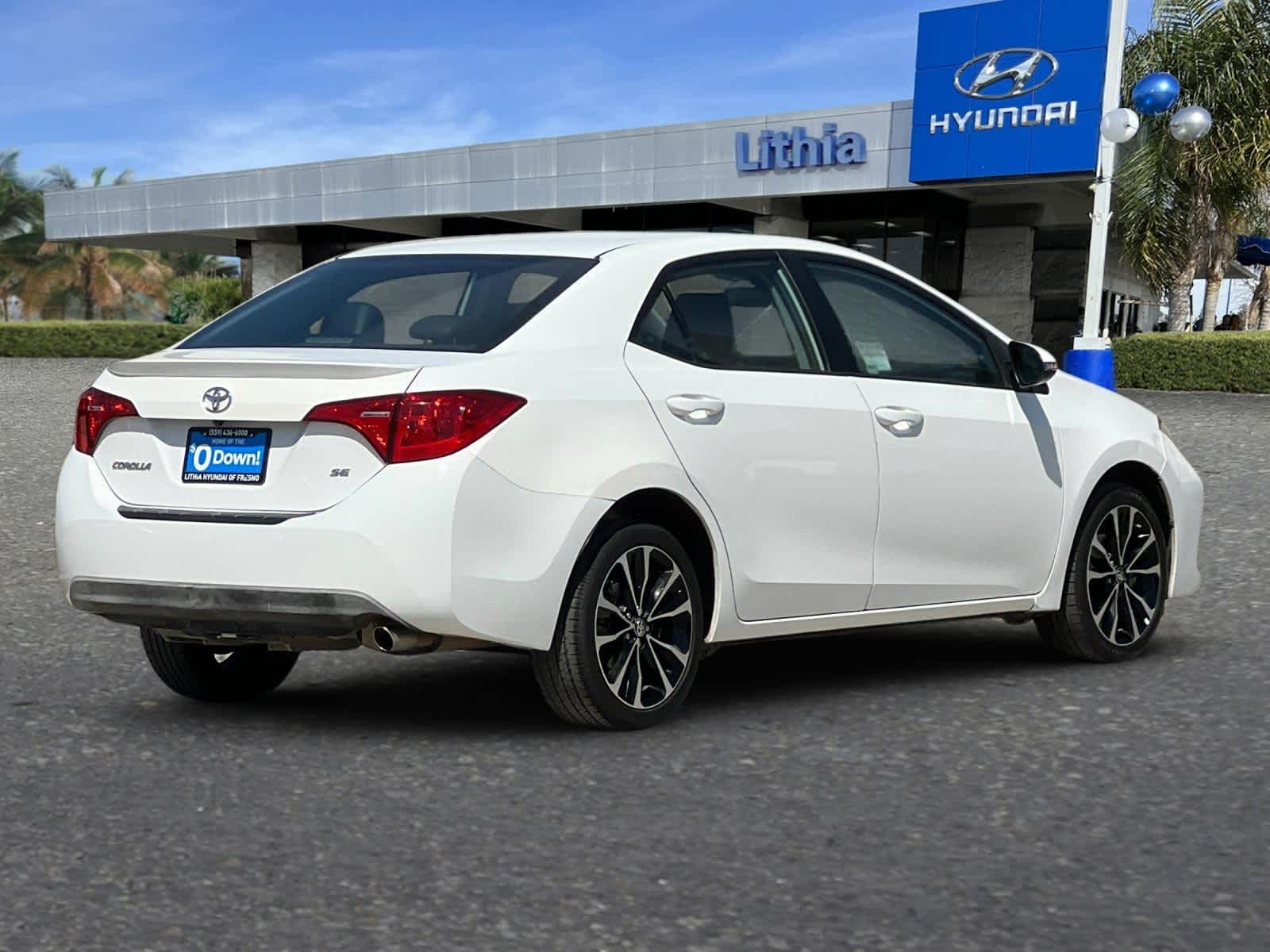 2018 Toyota Corolla SE photo 2