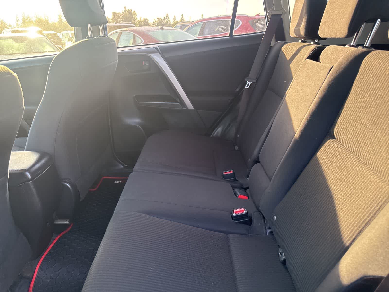 Thumbnail: 2017 Toyota RAV4 - 17