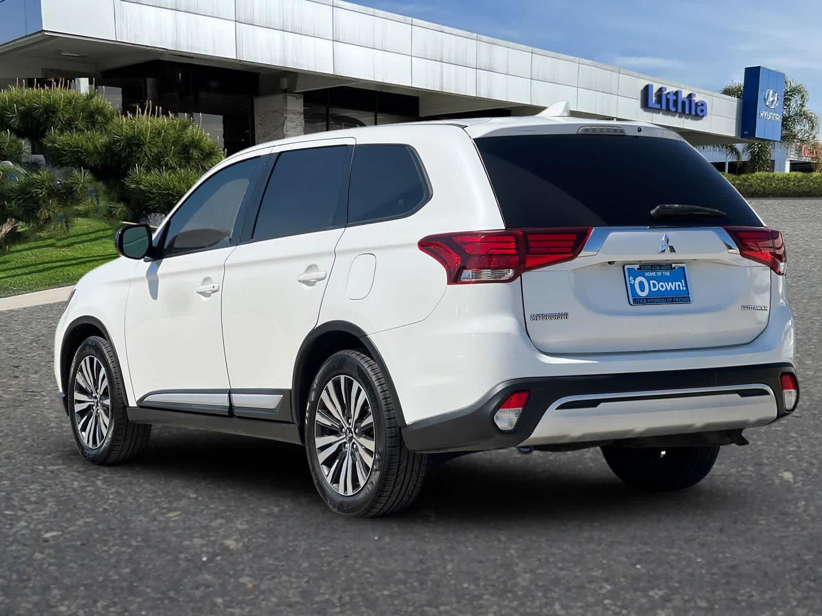 Thumbnail: 2019 Mitsubishi Outlander - 7