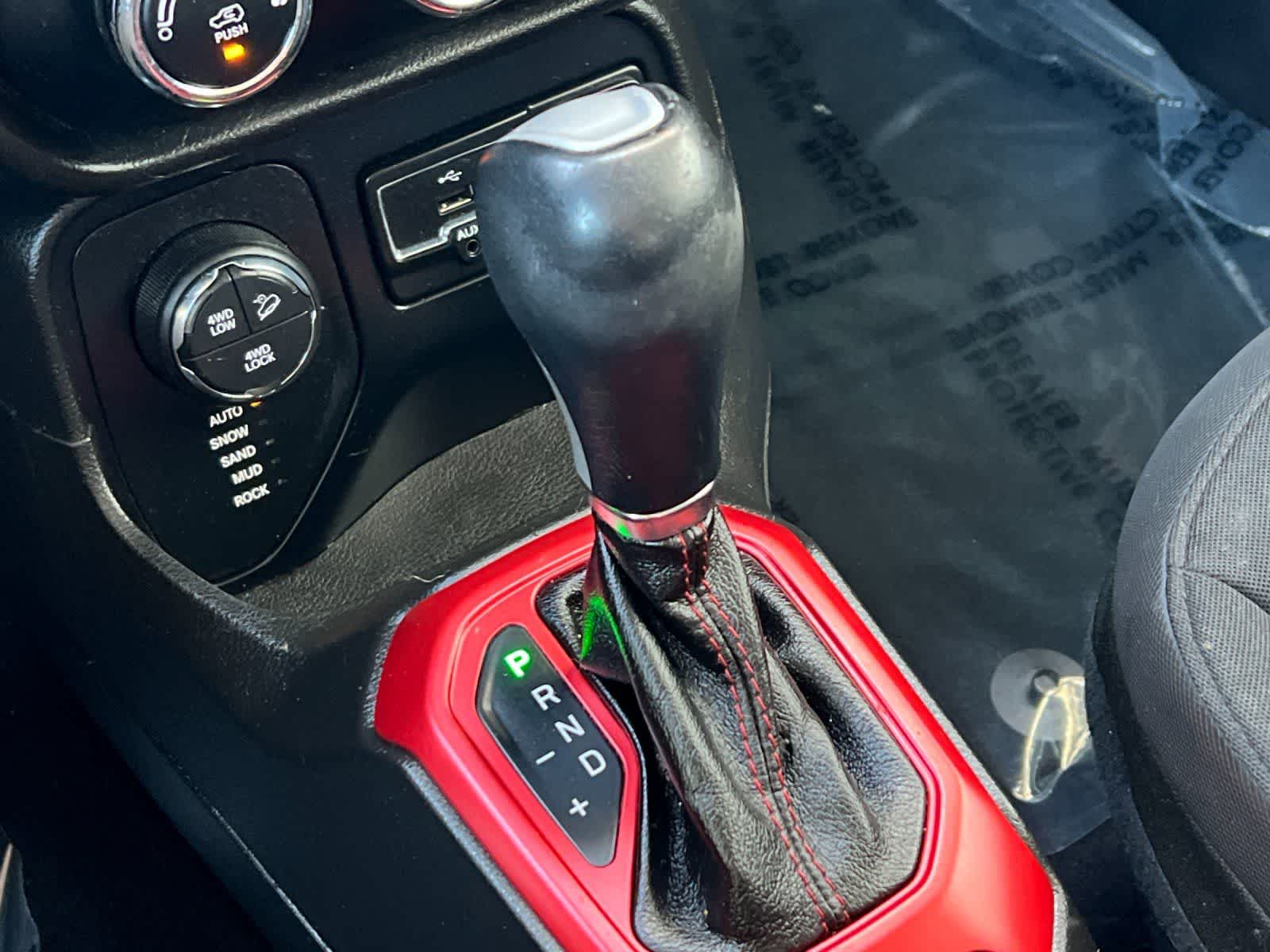 Thumbnail: 2016 Jeep Renegade - 22