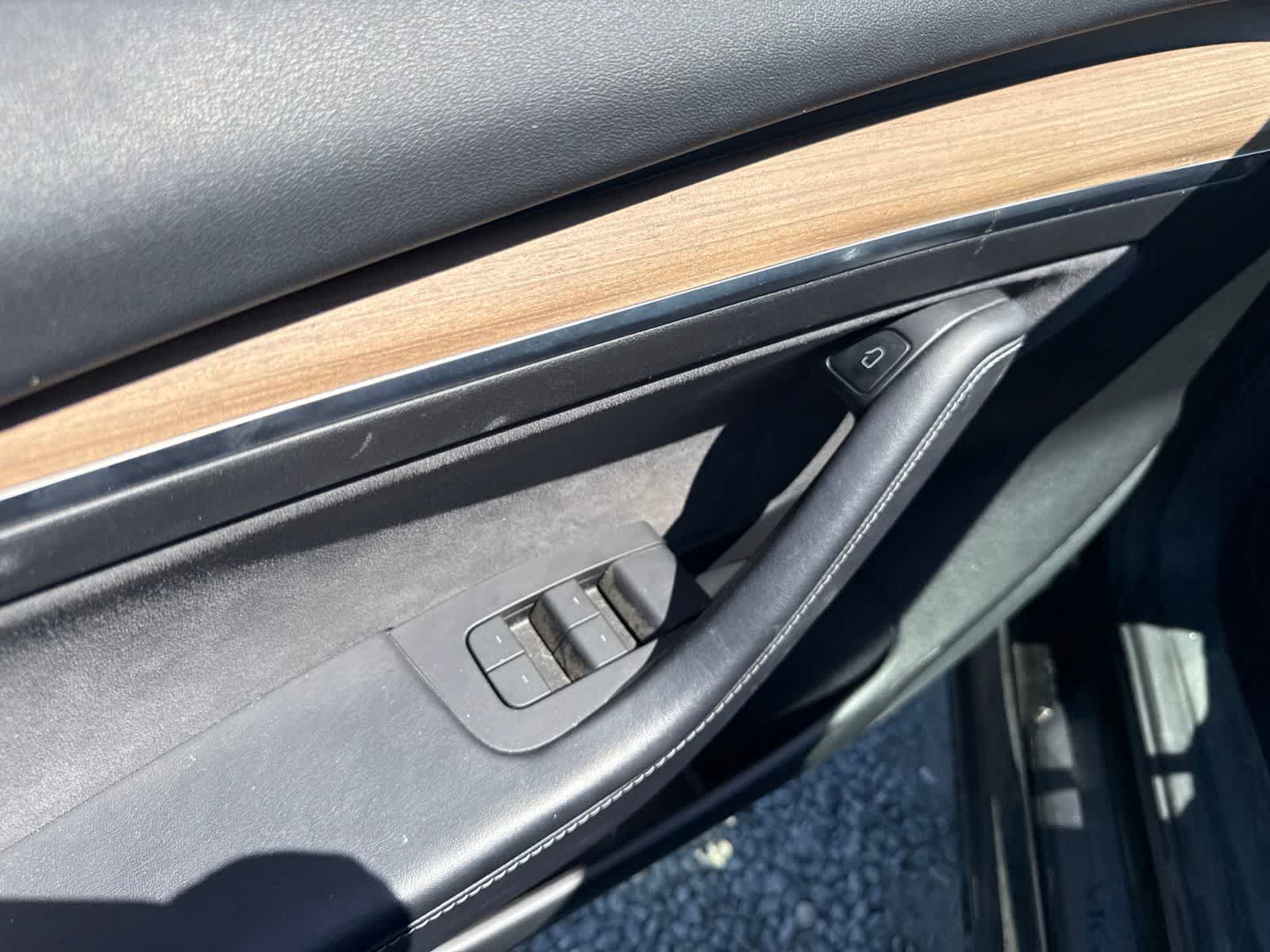 Thumbnail: 2021 Tesla Model 3 - 15