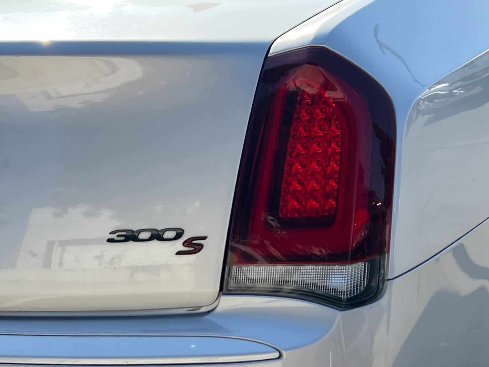 Thumbnail: 2021 Chrysler 300 - 27