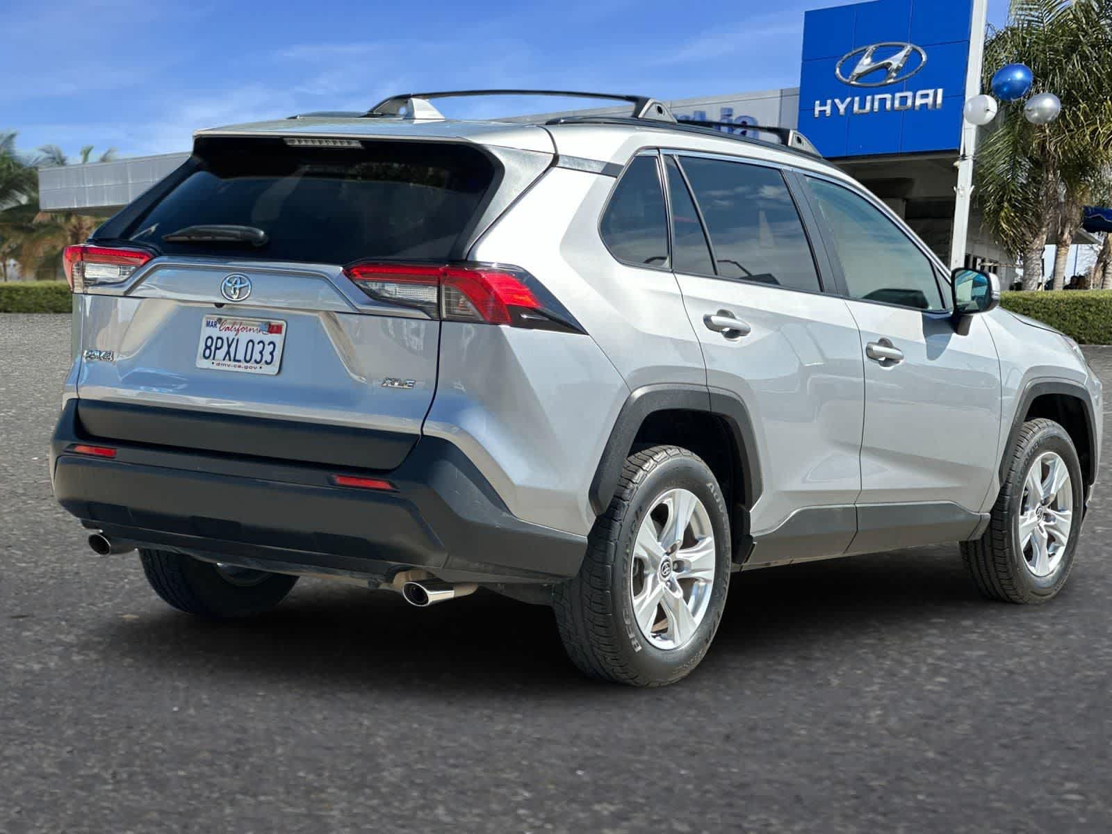 2020 Toyota RAV4 XLE photo 2