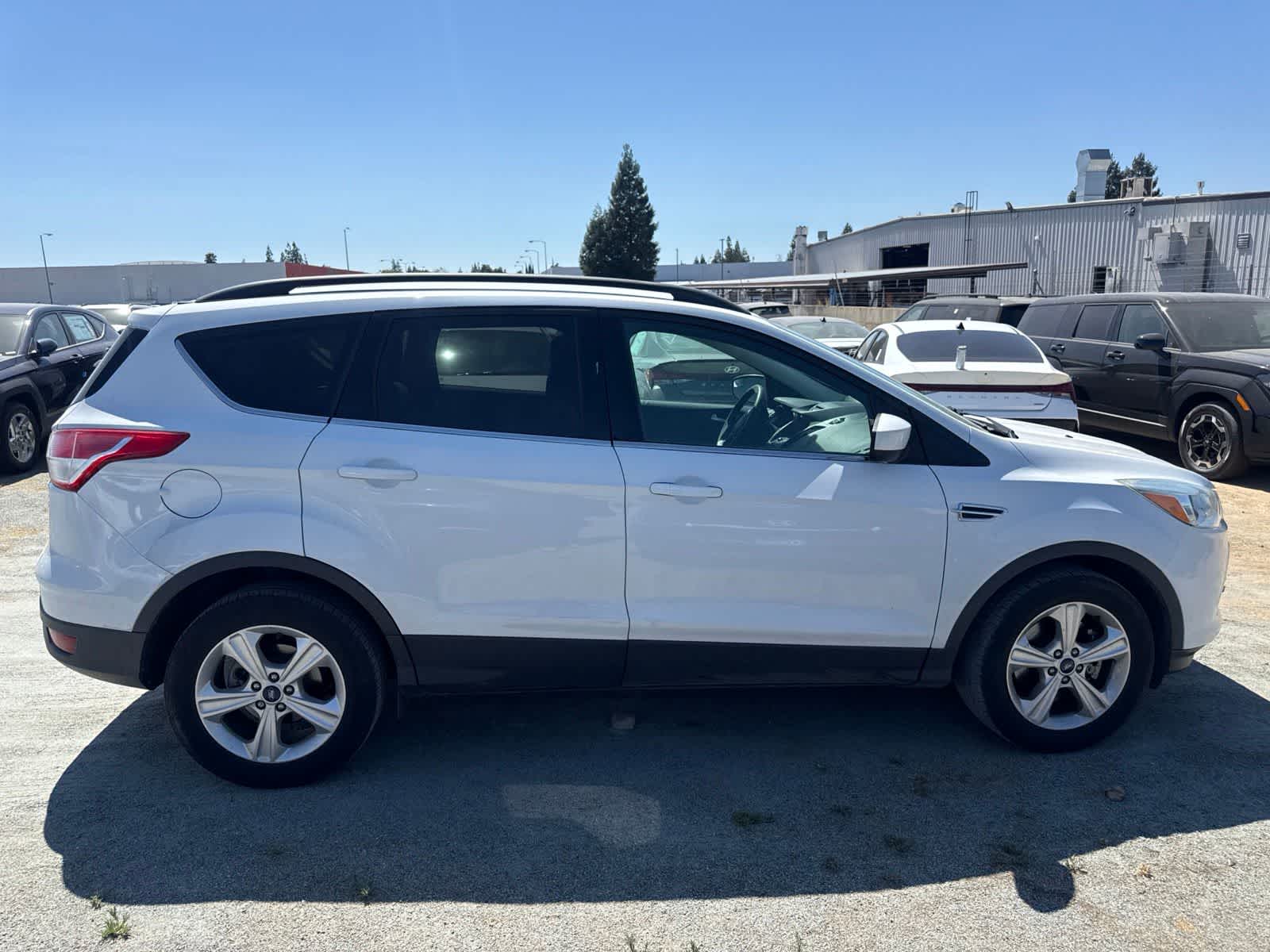 Thumbnail: 2015 Ford Escape - 3