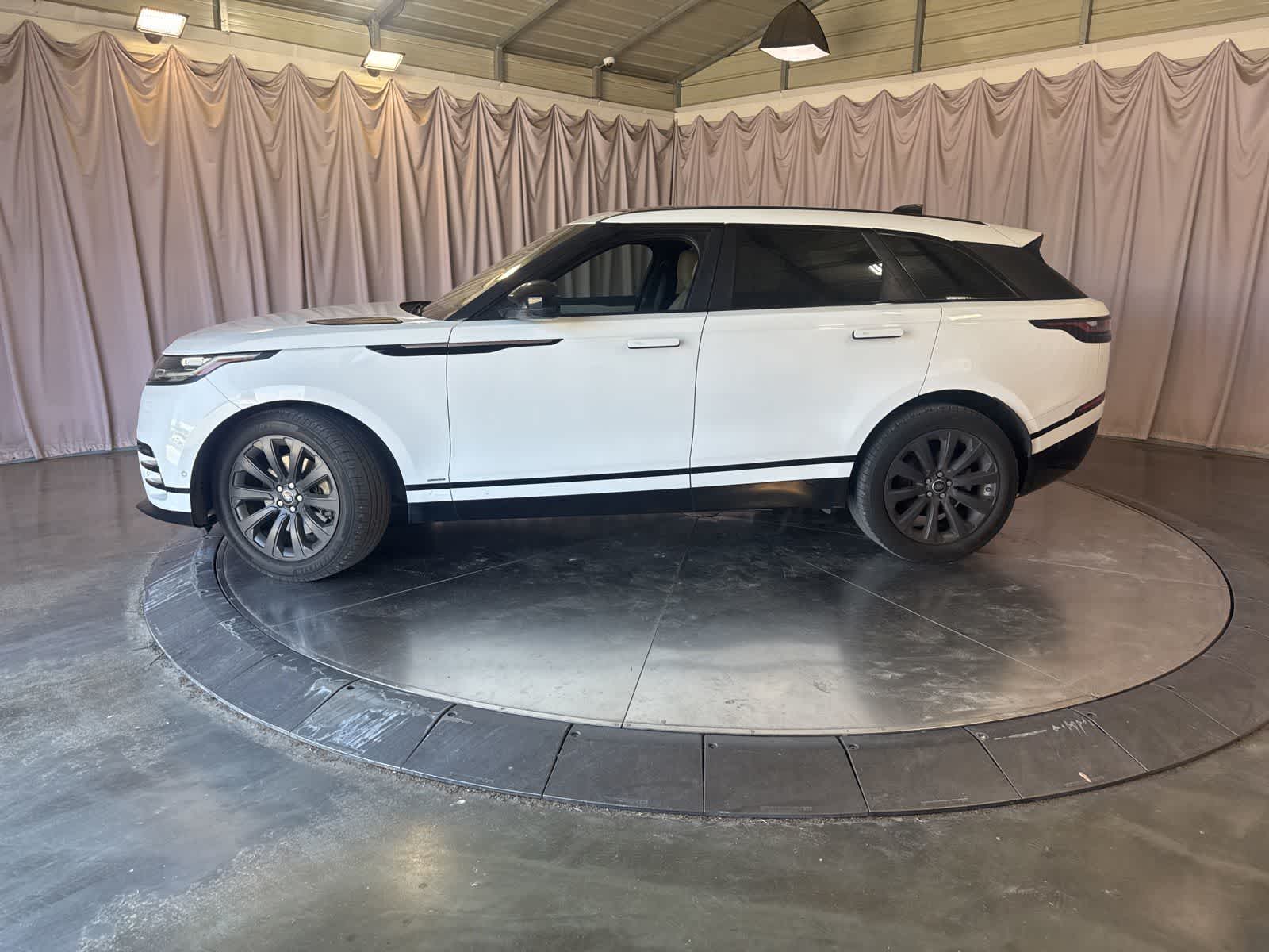 Thumbnail: 2018 Land Rover Range Rover Velar - 8