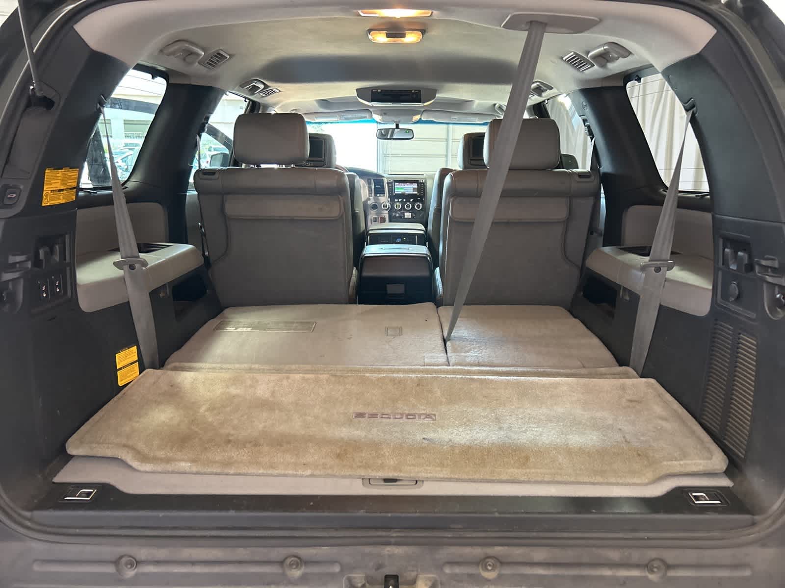 2011 Toyota Sequoia Platinum 33