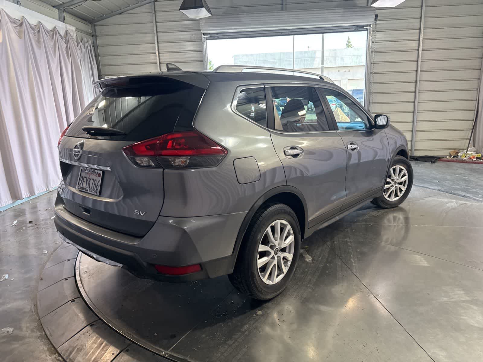 2019 Nissan Rogue SV photo 4