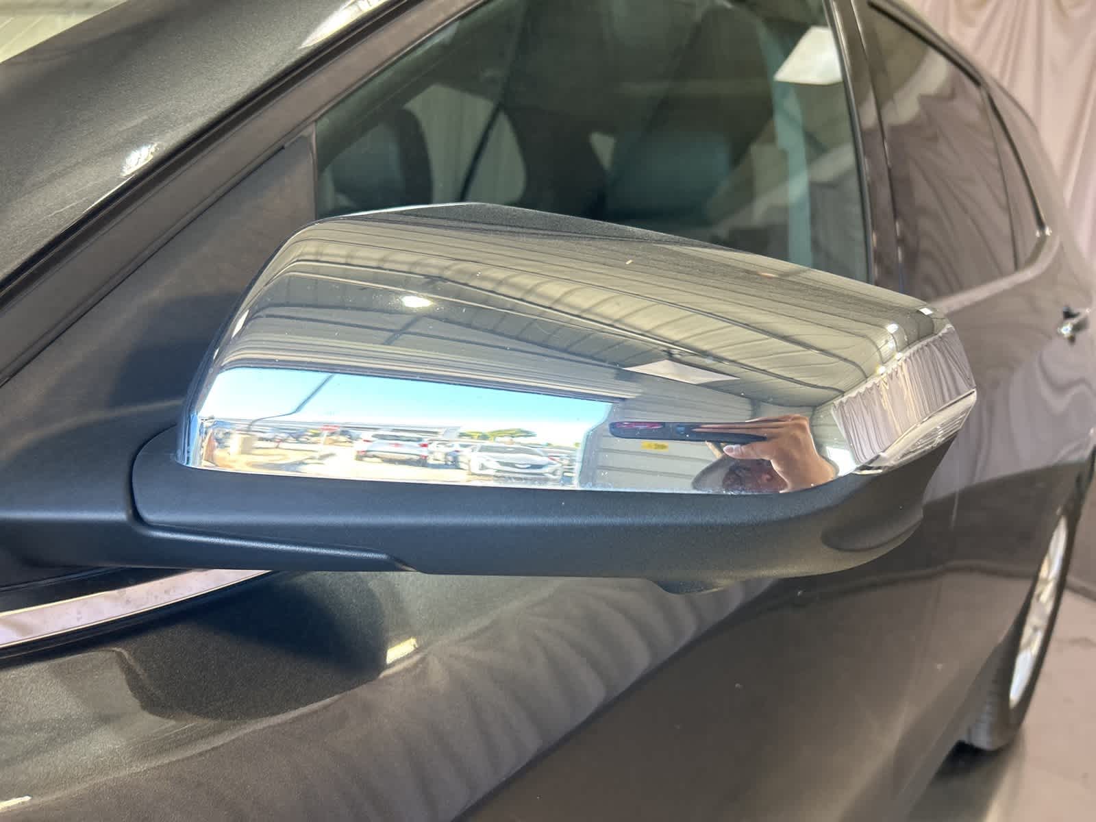 Thumbnail: 2020 Chevrolet Equinox - 17