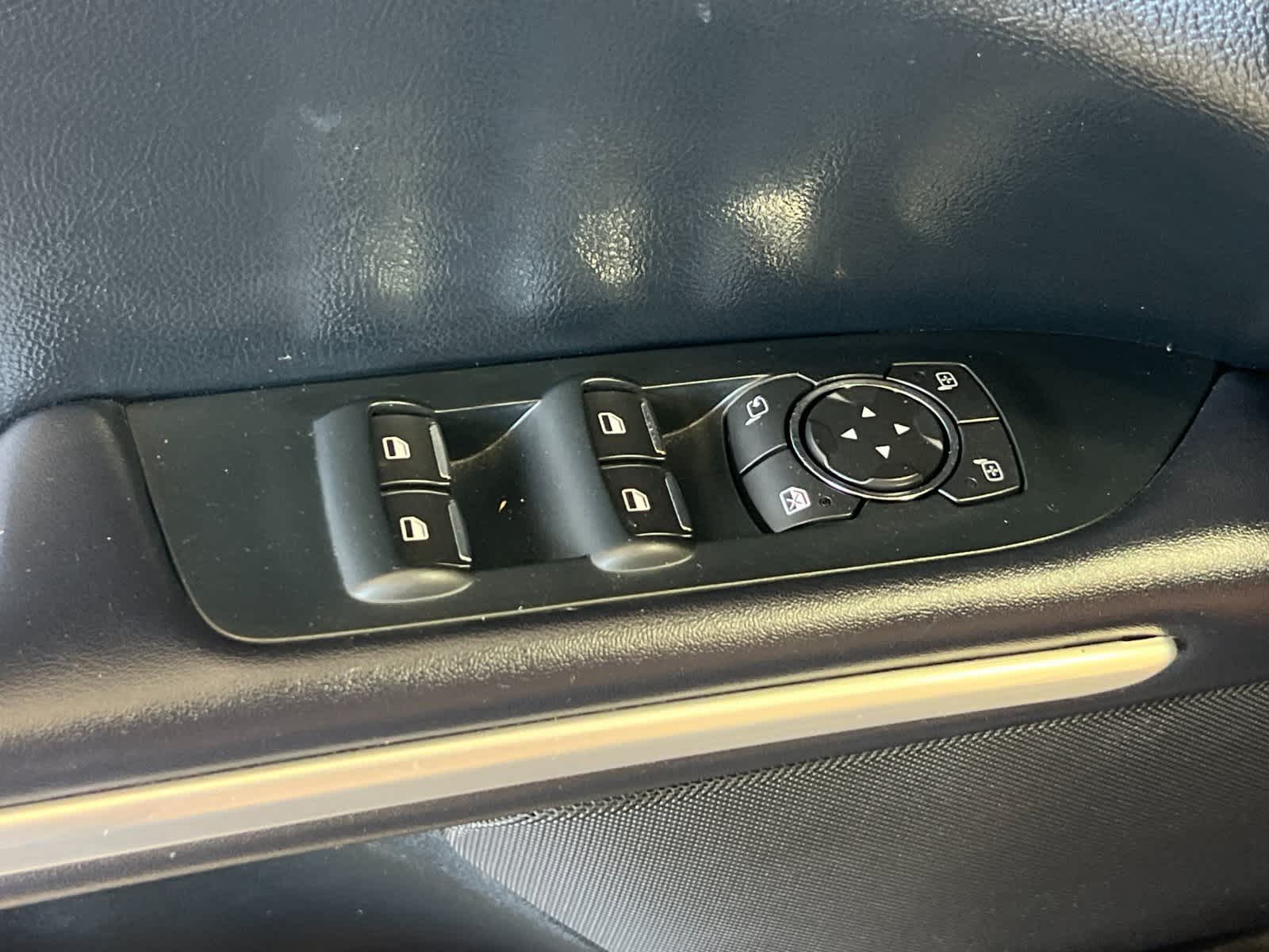 Thumbnail: 2016 Lincoln MKZ - 12