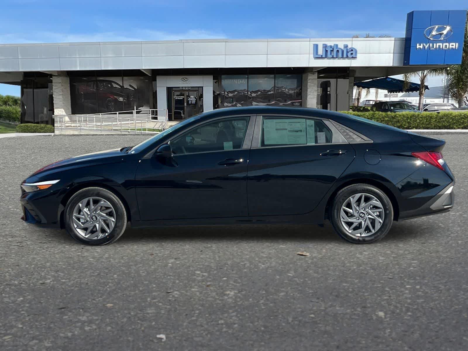 2026 Hyundai Elantra Hybrid Blue photo 5