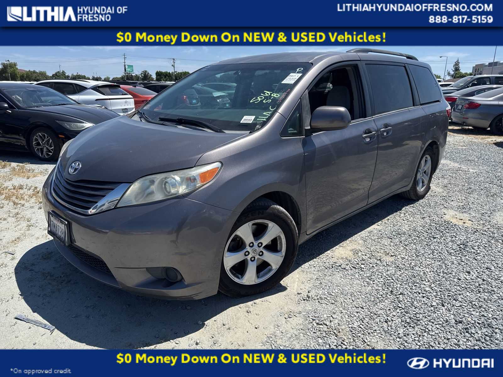2015 Toyota Sienna LE V6 8-Passenger's photo