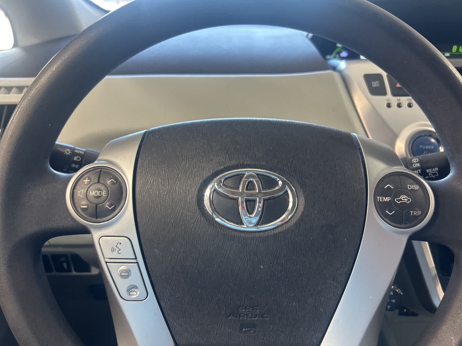 Thumbnail: 2012 Toyota Prius v - 27