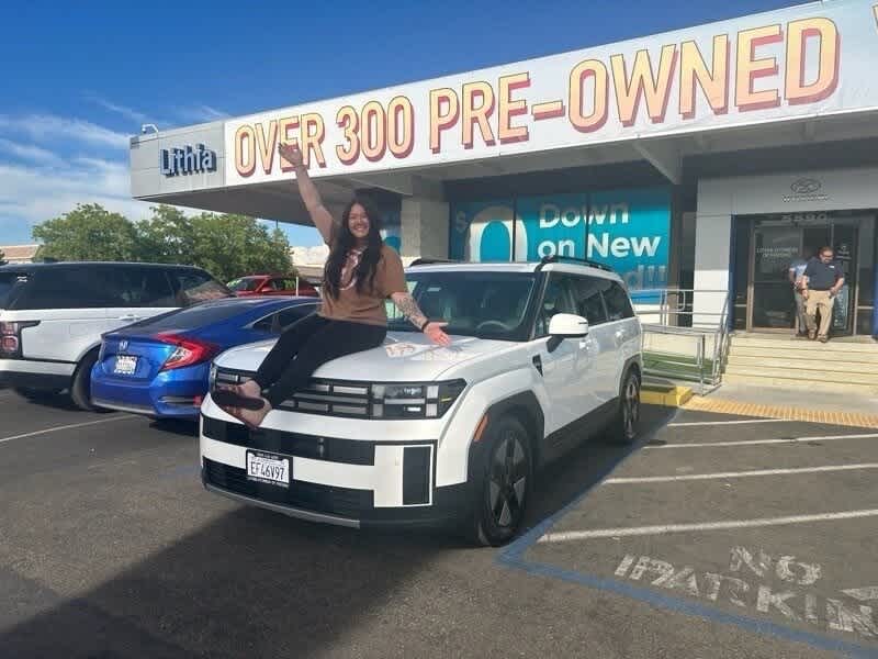 Thumbnail: 2023 Genesis GV70 - 30