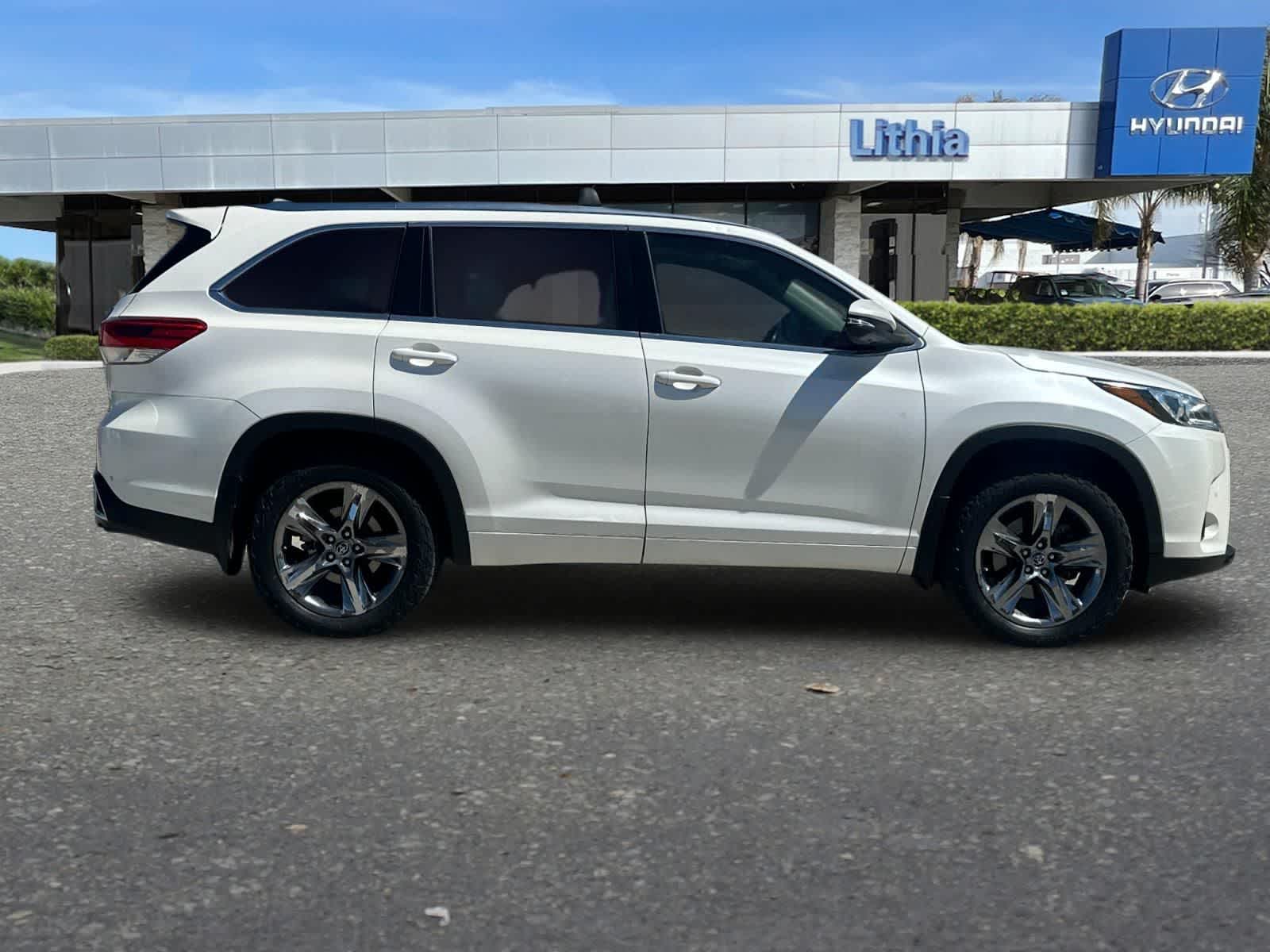 Thumbnail: 2018 Toyota Highlander - 8