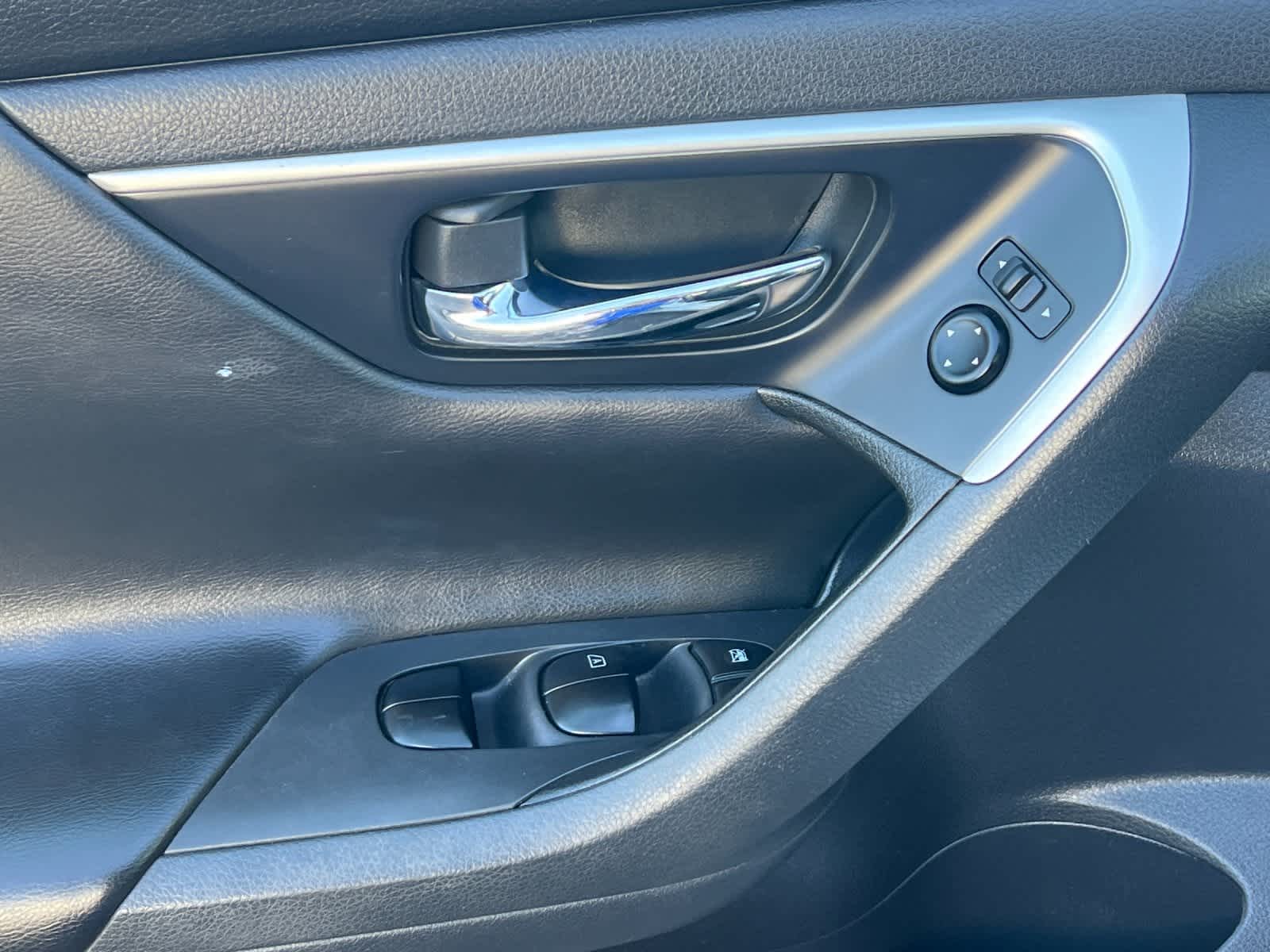 Thumbnail: 2018 Nissan Altima - 12