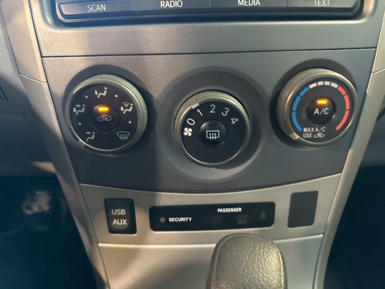 Thumbnail: 2012 Toyota Corolla - 24