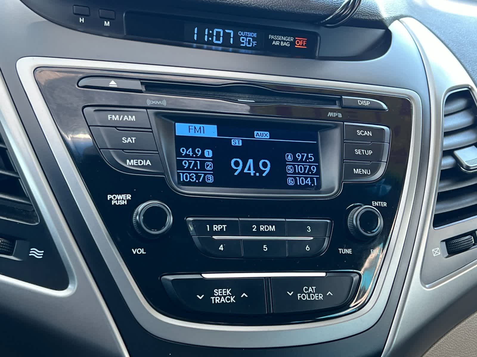 Thumbnail: 2015 Hyundai Elantra - 17