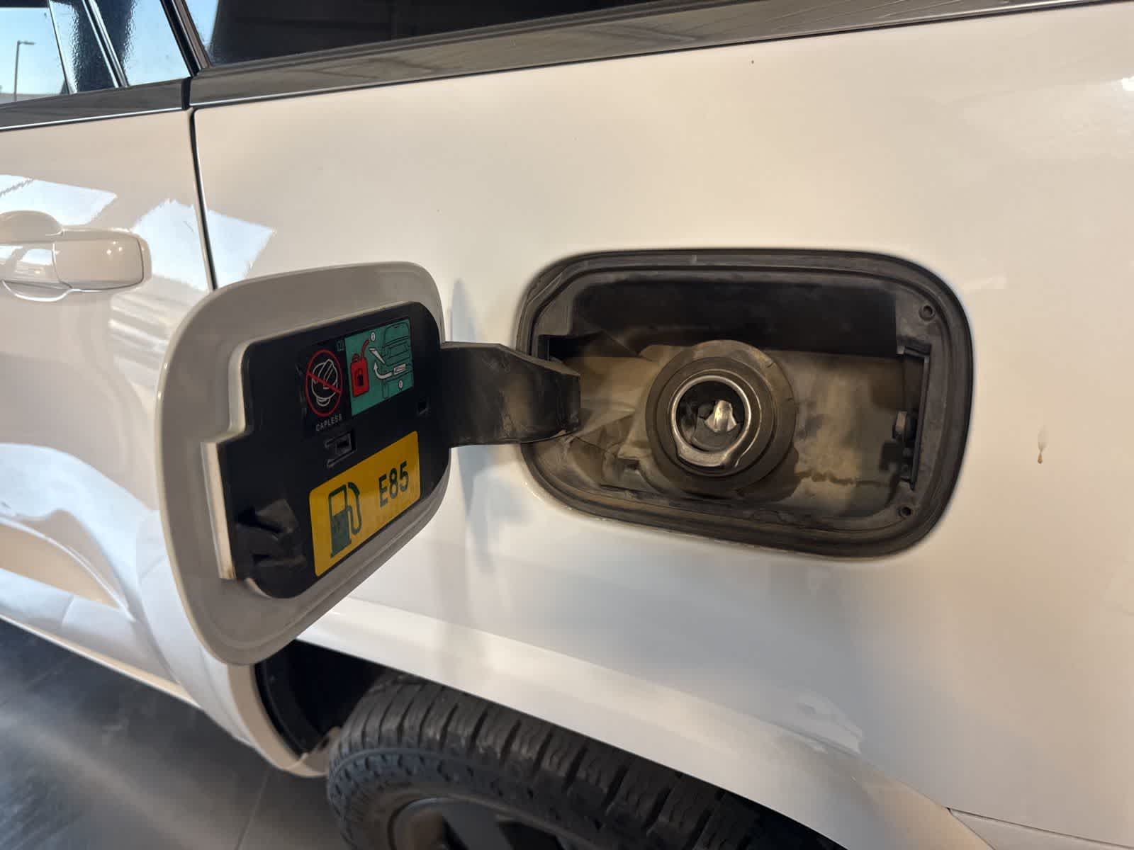 Thumbnail: 2015 Jeep Grand Cherokee - 12