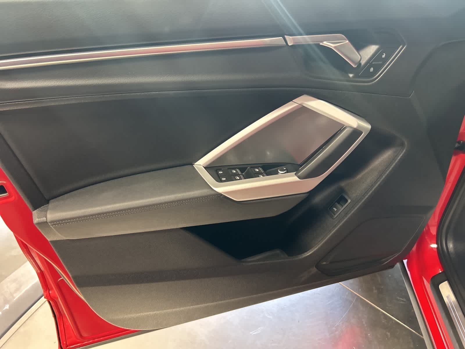 Thumbnail: 2025 Audi Q3 - 23