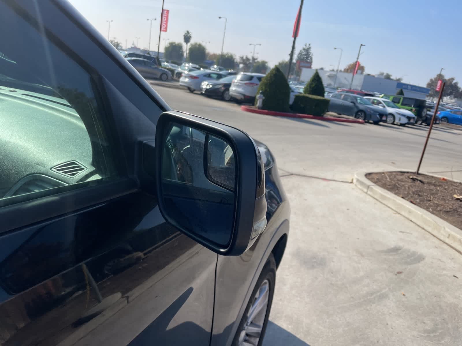 Thumbnail: 2013 Ford Explorer - 14