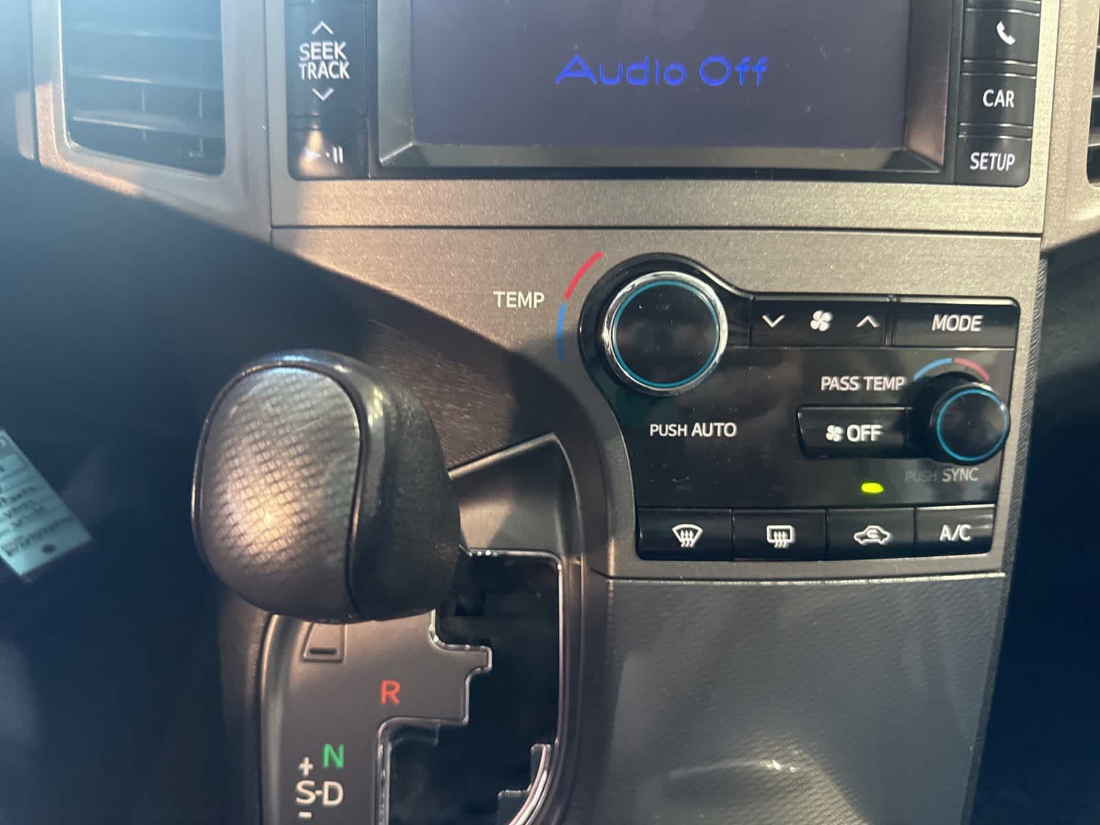 Thumbnail: 2013 Toyota Venza - 25