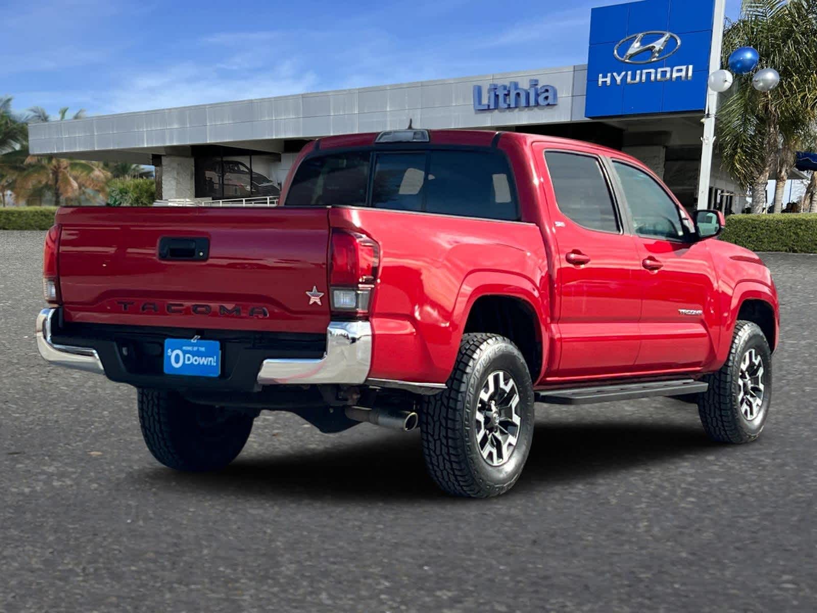 Thumbnail: 2019 Toyota Tacoma - 3