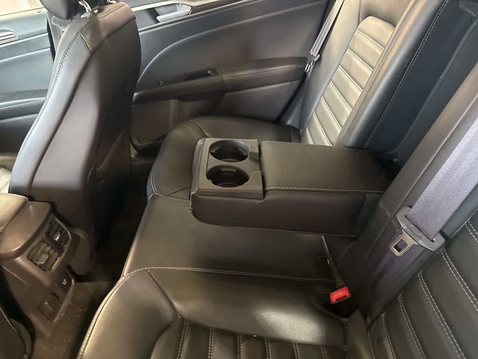 Thumbnail: 2013 Ford Fusion - 17