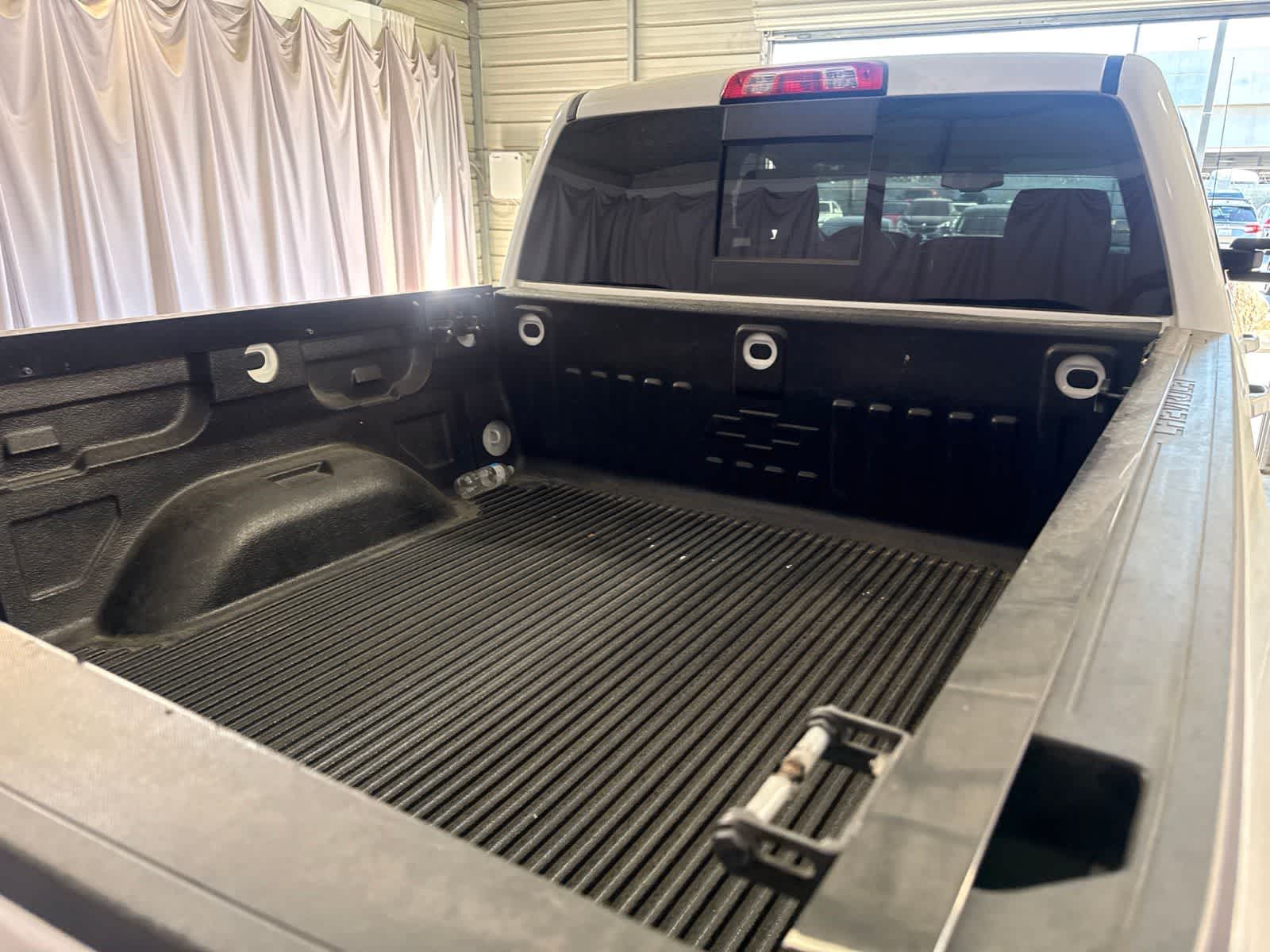 Thumbnail: 2018 Chevrolet Silverado 1500 - 13