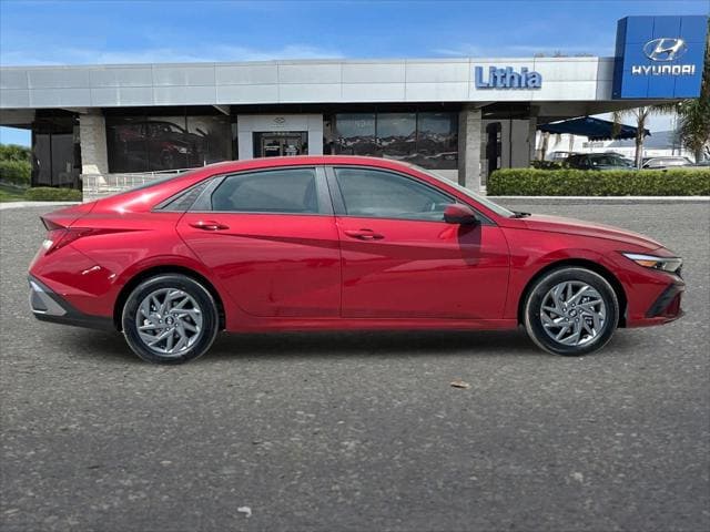 2025 Hyundai Elantra Blue 9