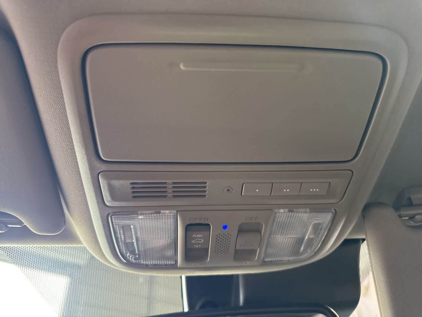 Thumbnail: 2016 Honda Pilot - 23