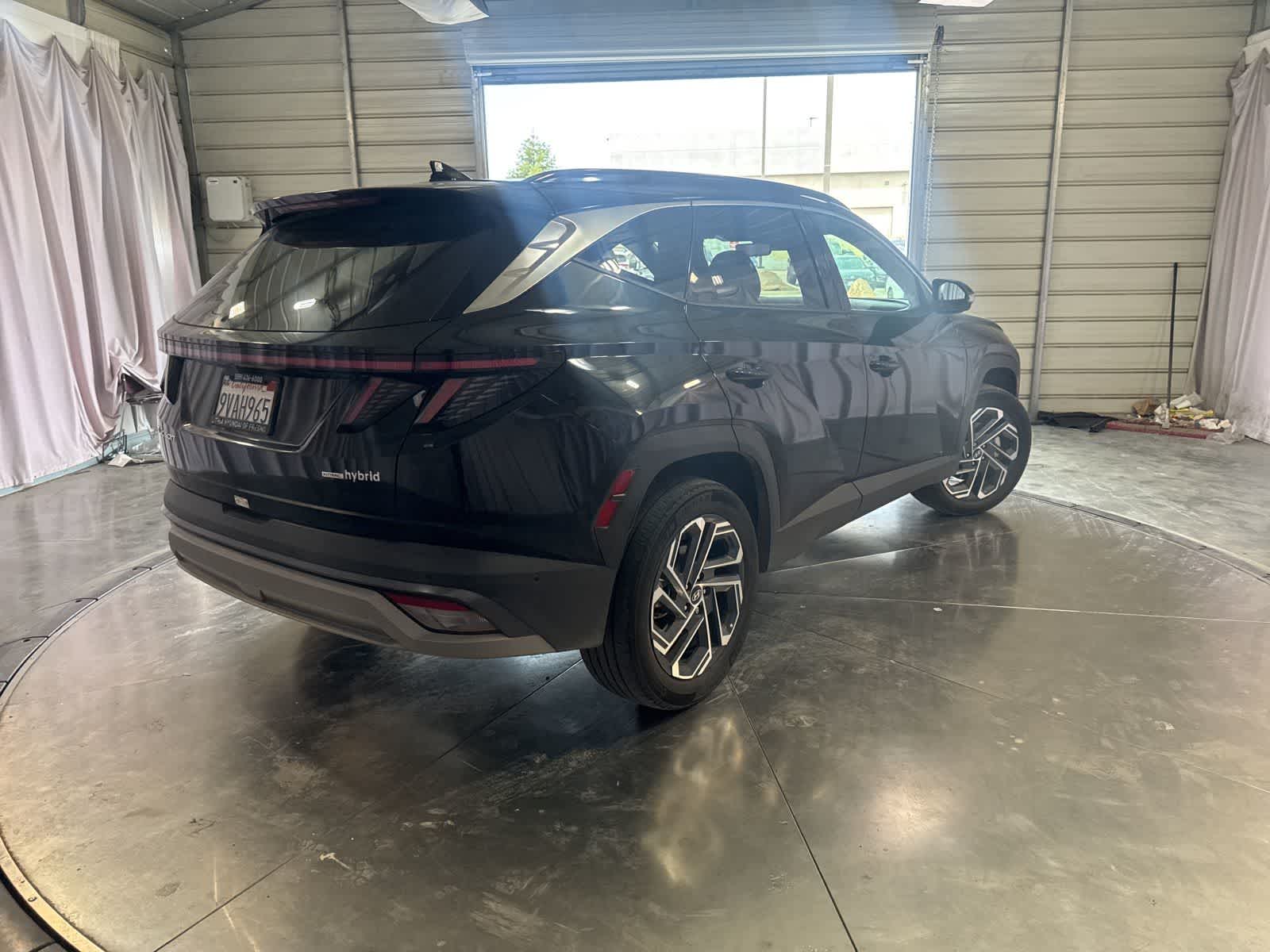 2025 Hyundai Tucson Hybrid Limited photo 4