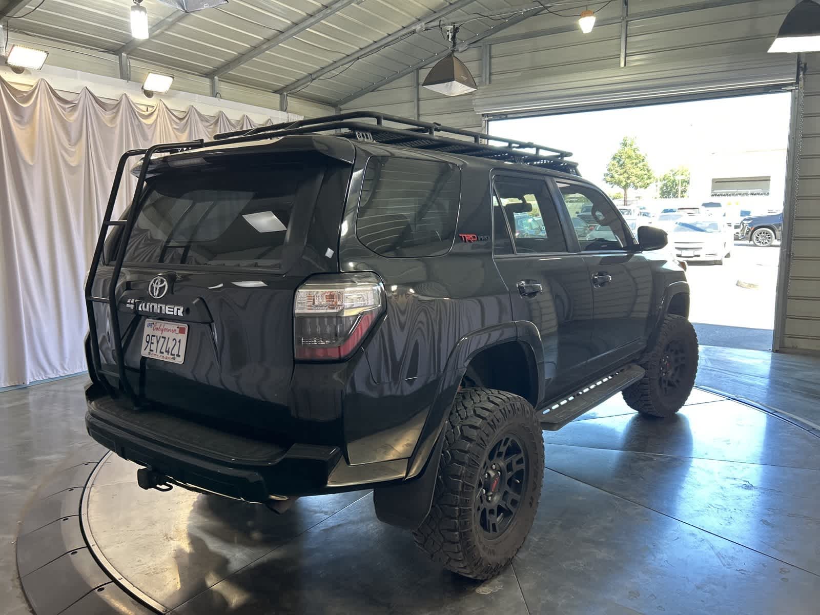 Thumbnail: 2015 Toyota 4Runner - 10